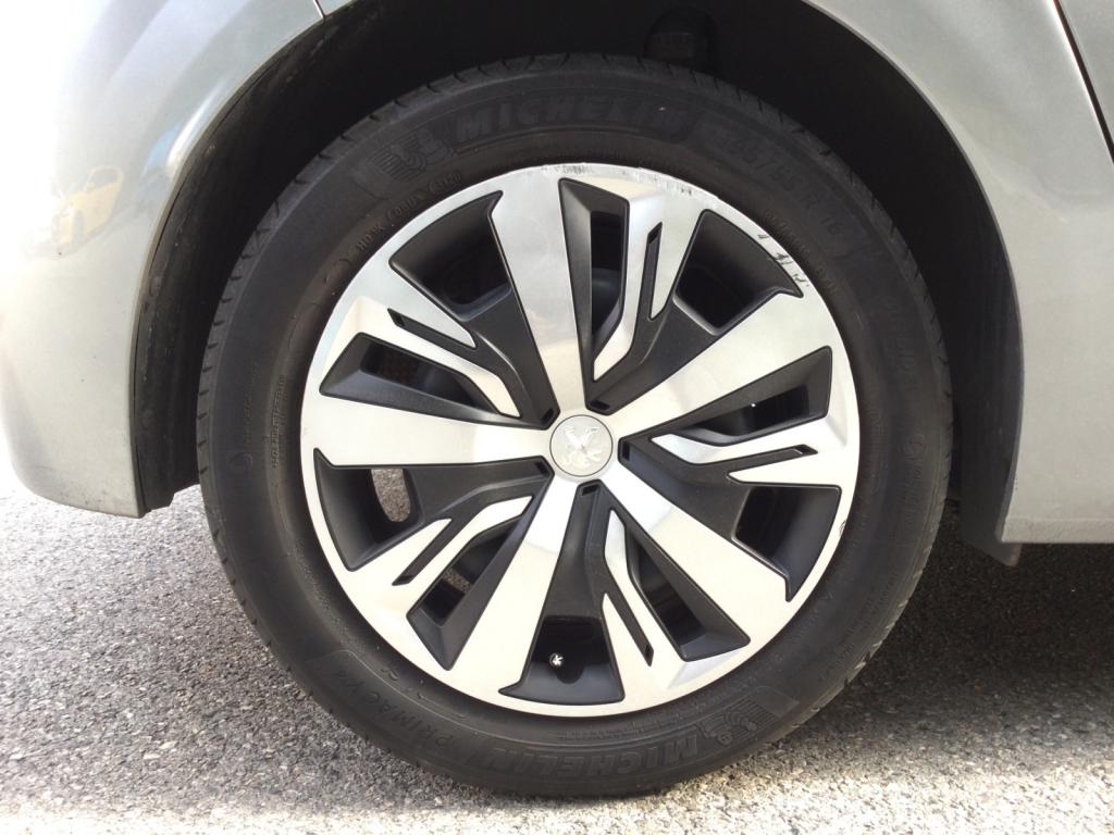 Peugeot 208 - 1.2i PureTech 12V S&S -75-II- Active Business- Garantie 12 Mois- Distrib Neuve