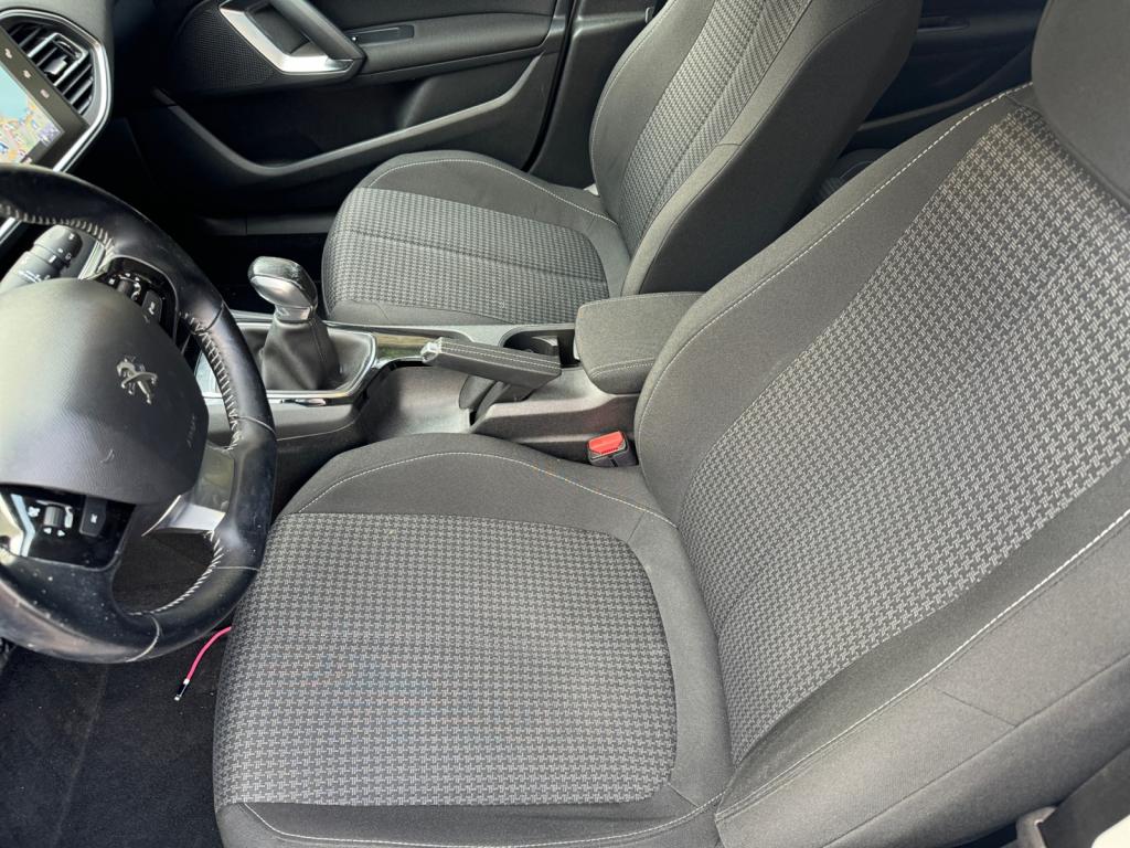 Peugeot 308 - 1.2i PureTech - 82CH Style ENTRETIEN PEUGEOT DISTRIBUTION A JOUR GARANTIE 12 MOIS