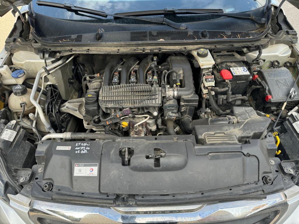 Peugeot 308 - 1.2i PureTech - 82CH Style ENTRETIEN PEUGEOT DISTRIBUTION A JOUR GARANTIE 12 MOIS